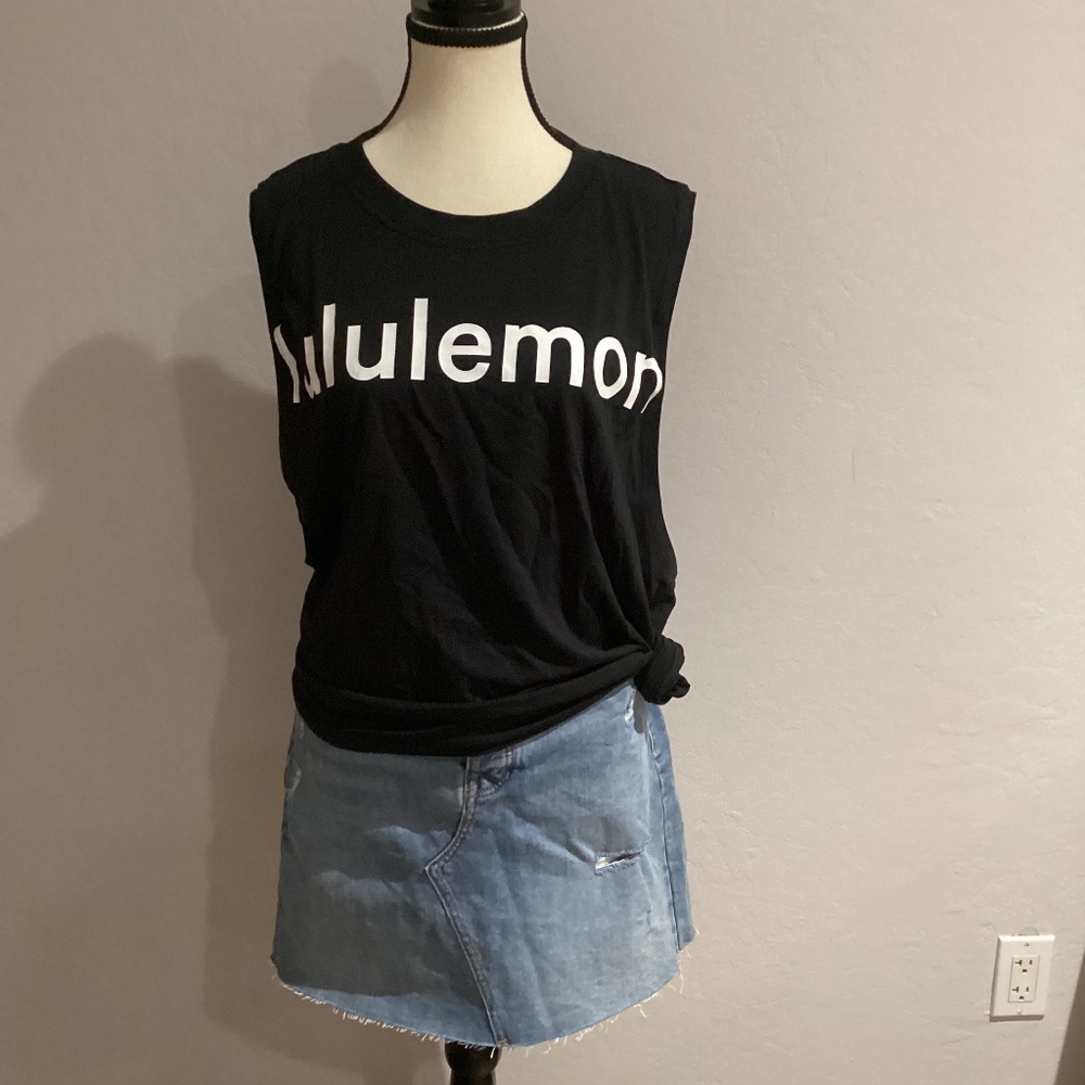 Lululemon tank top